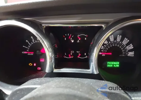 2005 Ford Mustang Gt Deluxe/Gt Premium из США, поврежденный, VIN 1ZVHT82H255173232